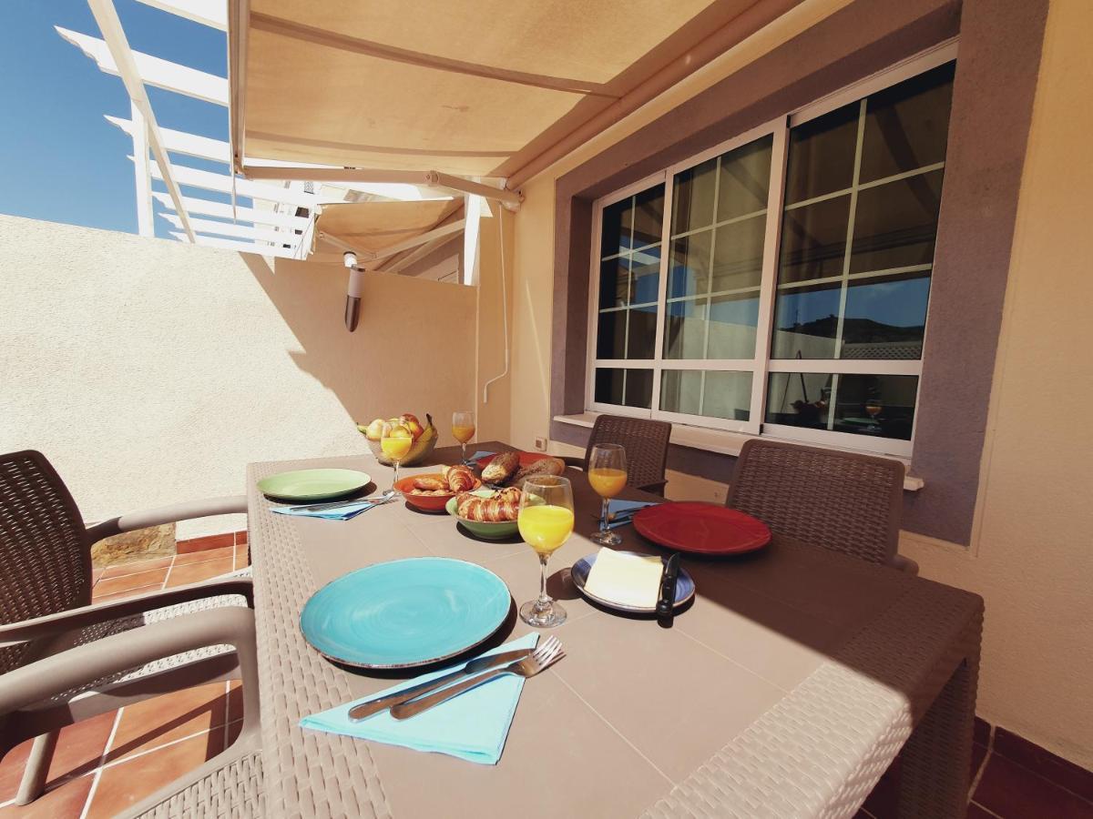 Modern Family Home Above Swimming Pool Puerto Rico (Gran Canaria) Exterior photo