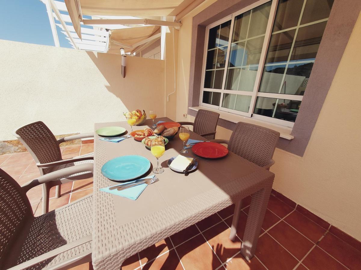 Modern Family Home Above Swimming Pool Puerto Rico (Gran Canaria) Exterior photo