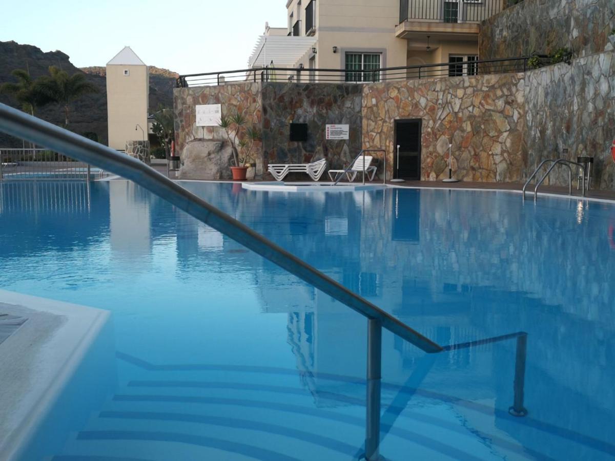 Modern Family Home Above Swimming Pool Puerto Rico (Gran Canaria) Exterior photo