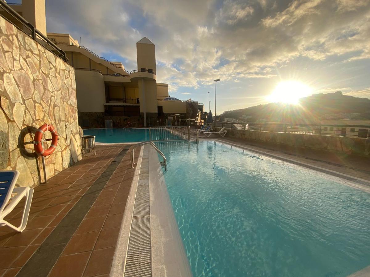 Modern Family Home Above Swimming Pool Puerto Rico (Gran Canaria) Exterior photo